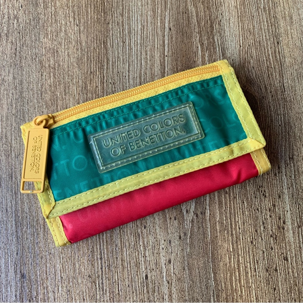 Vintage UNITED COLORS OF BENETTON Wallet Bifold Yellow Red